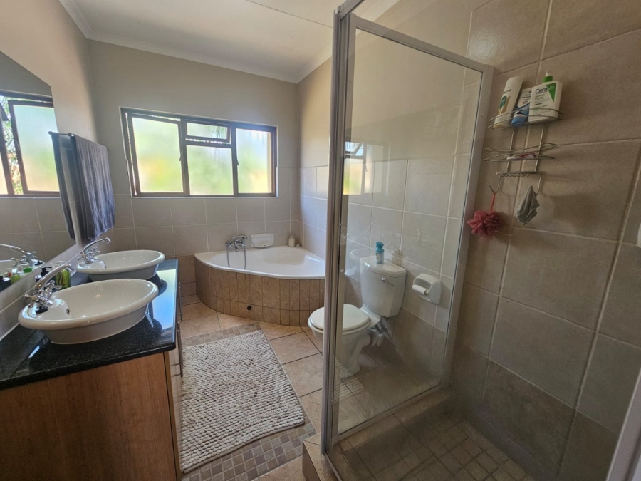 3 Bedroom Property for Sale in Faerie Glen Gauteng