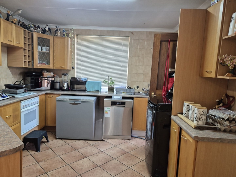 2 Bedroom Property for Sale in Die Hoewes Gauteng