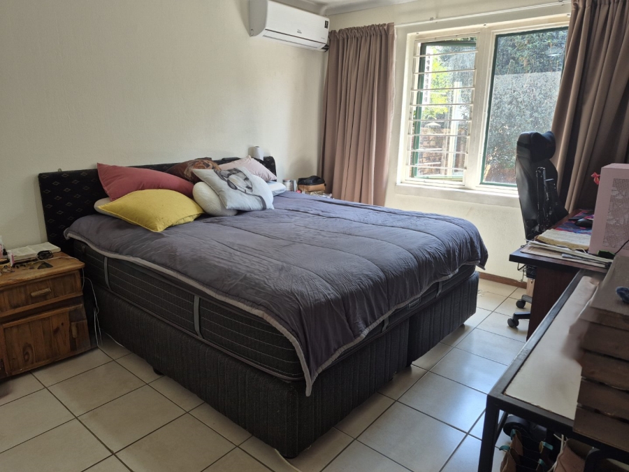 2 Bedroom Property for Sale in Die Hoewes Gauteng
