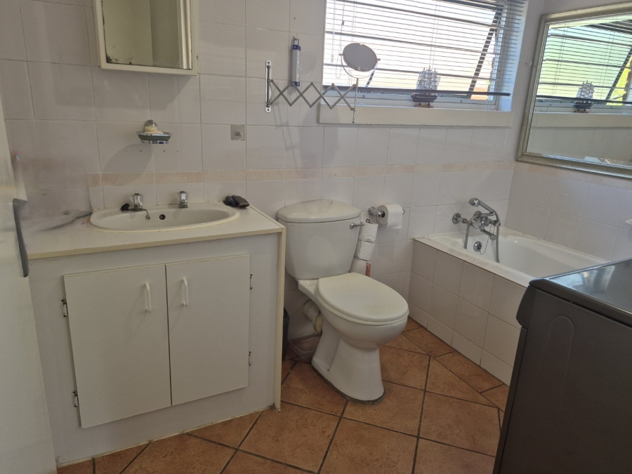 2 Bedroom Property for Sale in Die Hoewes Gauteng