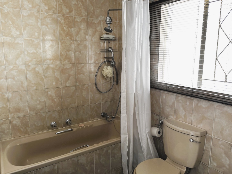 2 Bedroom Property for Sale in Kensington B Gauteng