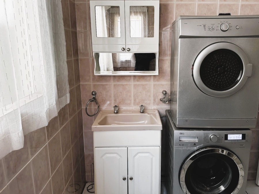 2 Bedroom Property for Sale in Kensington B Gauteng