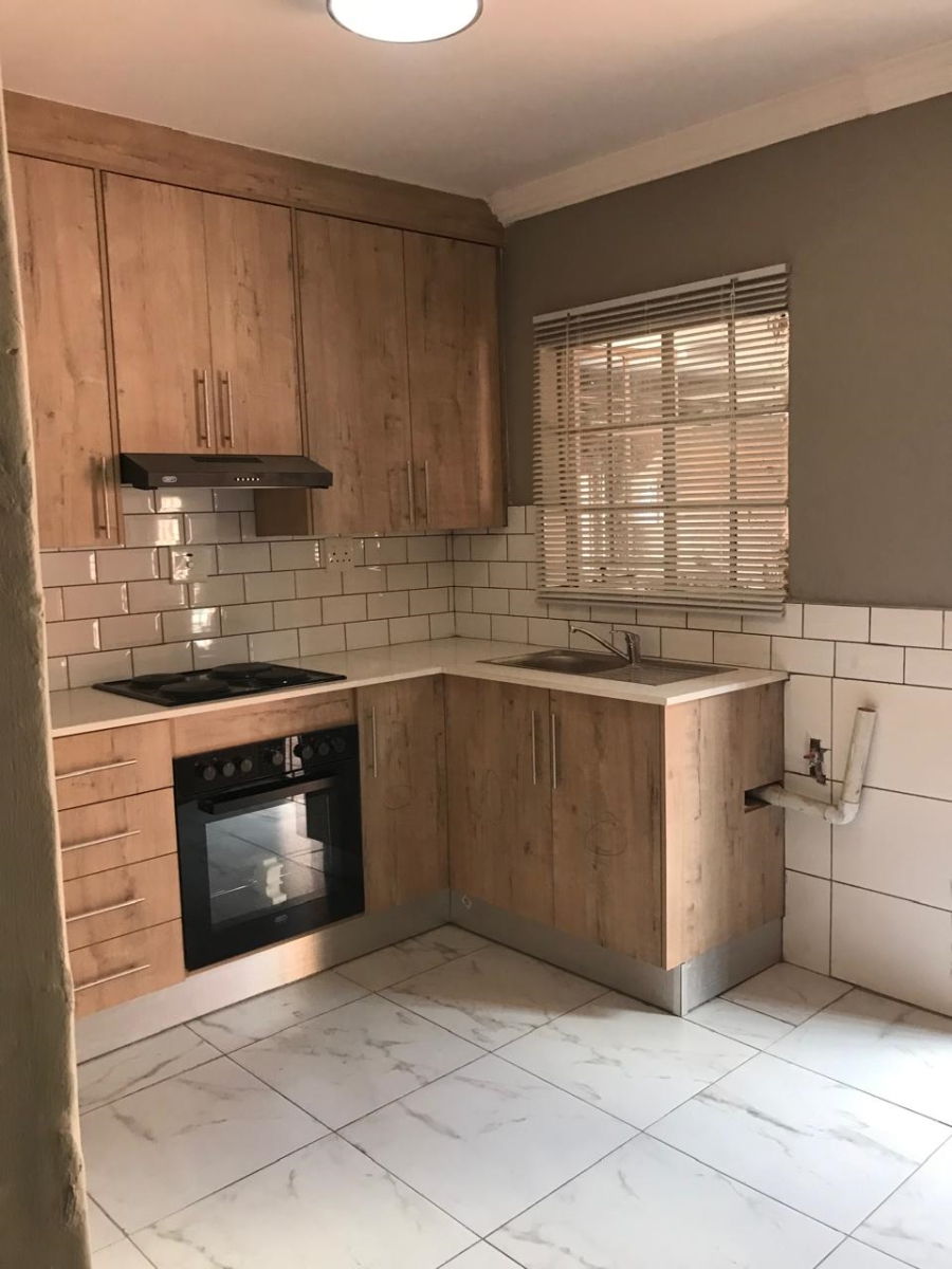 To Let 2 Bedroom Property for Rent in Chantelle Gauteng