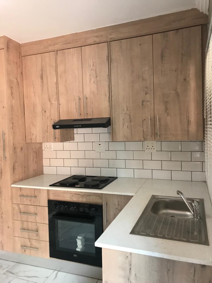 To Let 2 Bedroom Property for Rent in Chantelle Gauteng