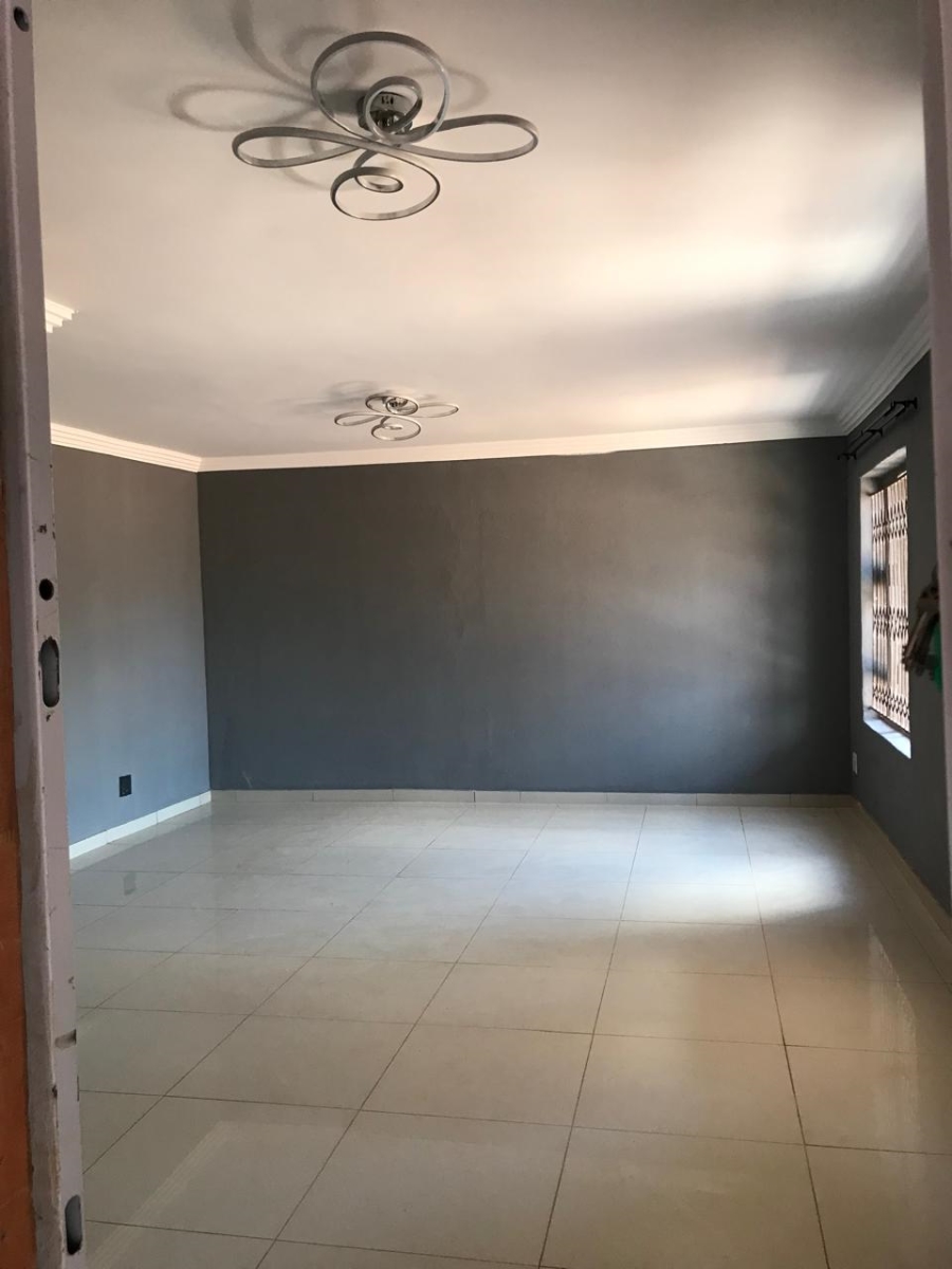 To Let 2 Bedroom Property for Rent in Chantelle Gauteng