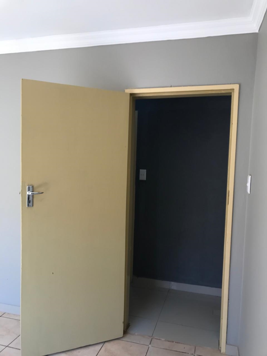 To Let 2 Bedroom Property for Rent in Chantelle Gauteng