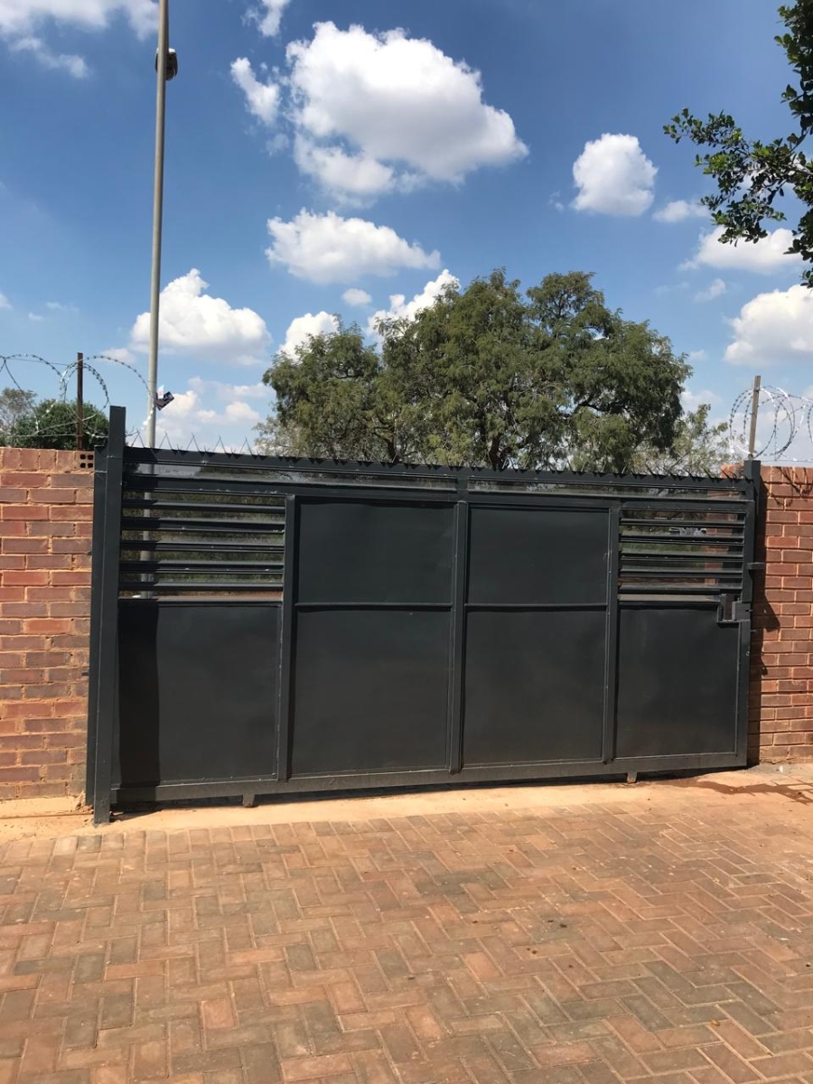 To Let 2 Bedroom Property for Rent in Chantelle Gauteng
