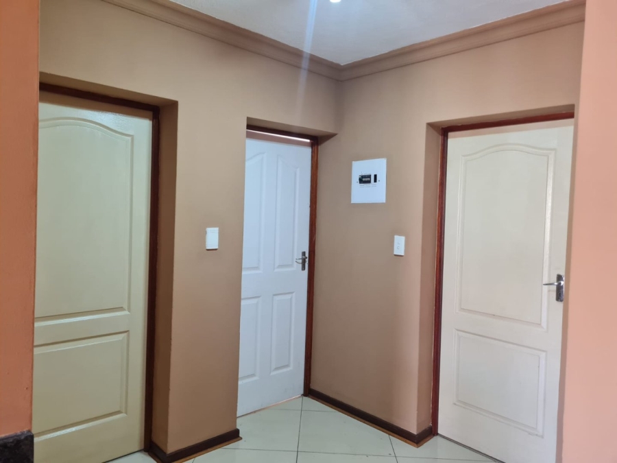 To Let 2 Bedroom Property for Rent in Lenasia Ext 13 Gauteng
