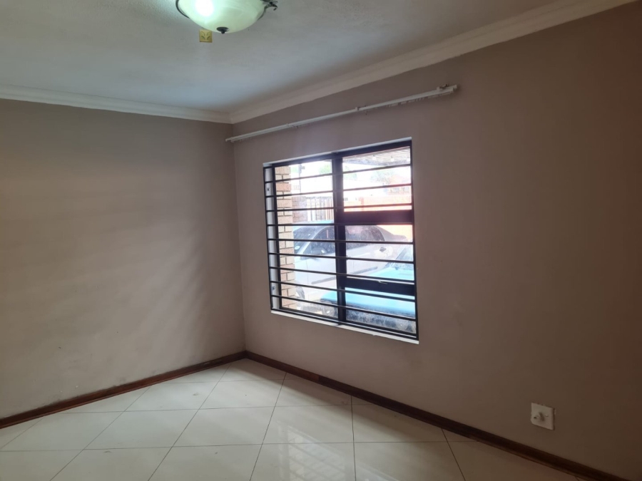 To Let 2 Bedroom Property for Rent in Lenasia Ext 13 Gauteng