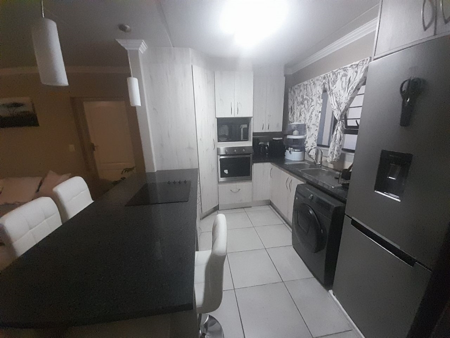 2 Bedroom Property for Sale in Amberfield Gauteng