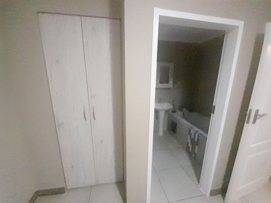 2 Bedroom Property for Sale in Amberfield Gauteng