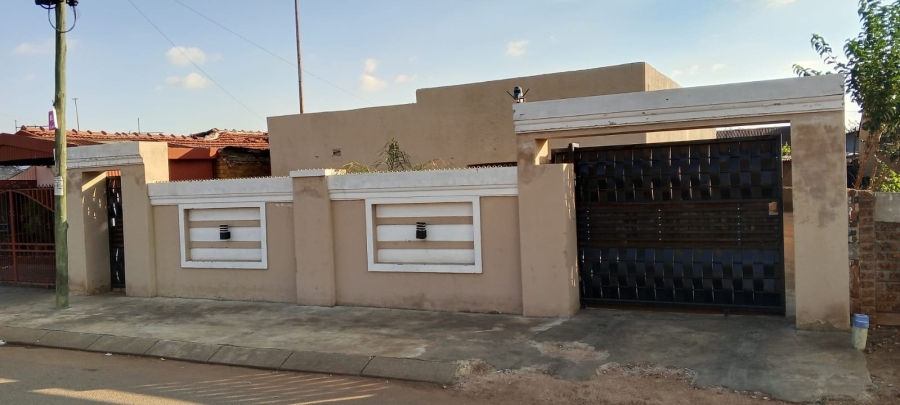 2 Bedroom Property for Sale in Tshongweni Gauteng