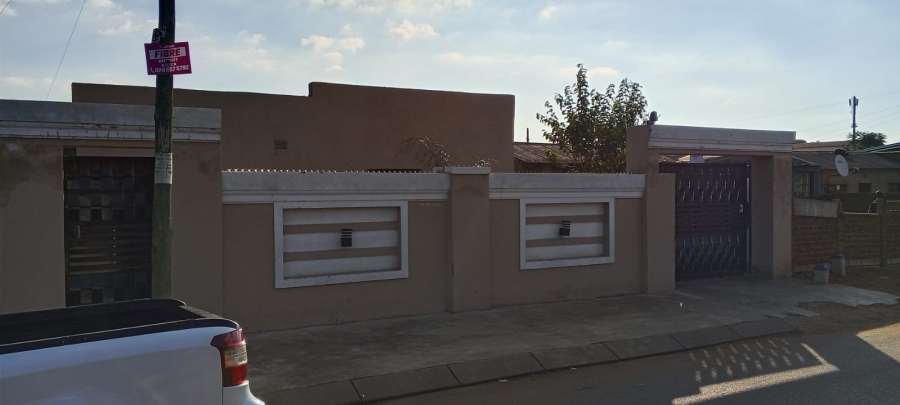 2 Bedroom Property for Sale in Tshongweni Gauteng