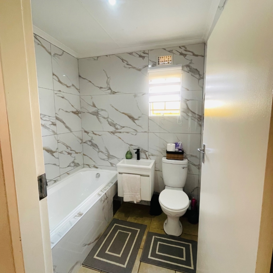 2 Bedroom Property for Sale in Sky City Gauteng