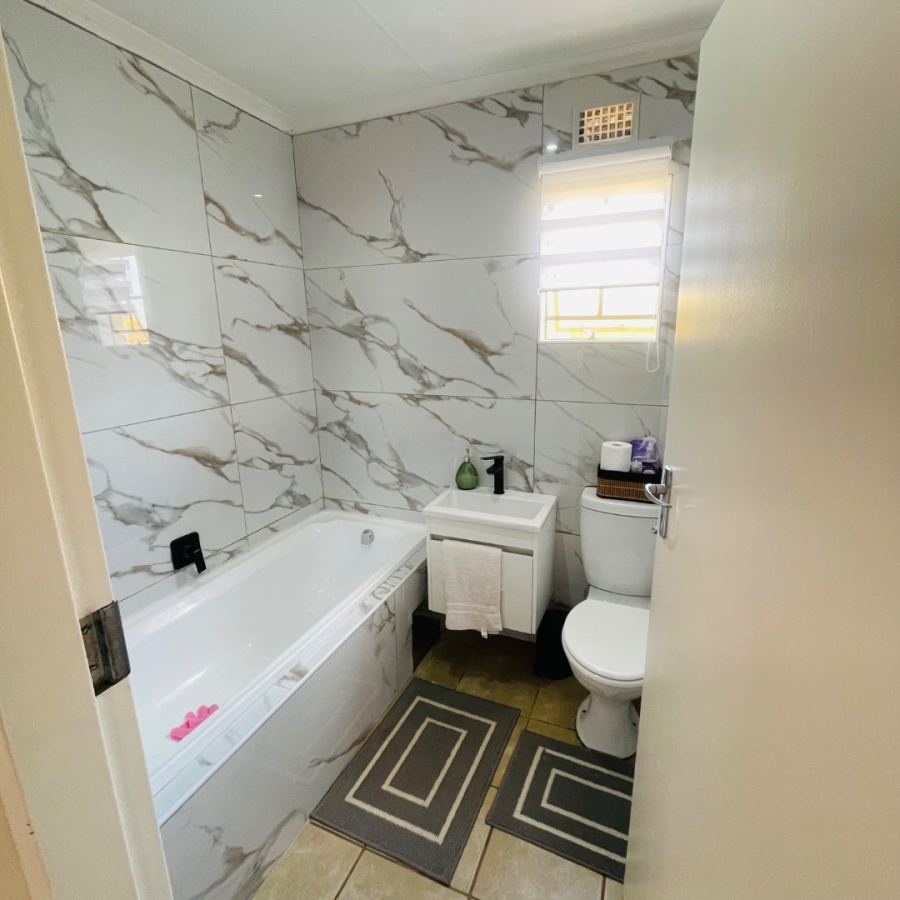 2 Bedroom Property for Sale in Sky City Gauteng