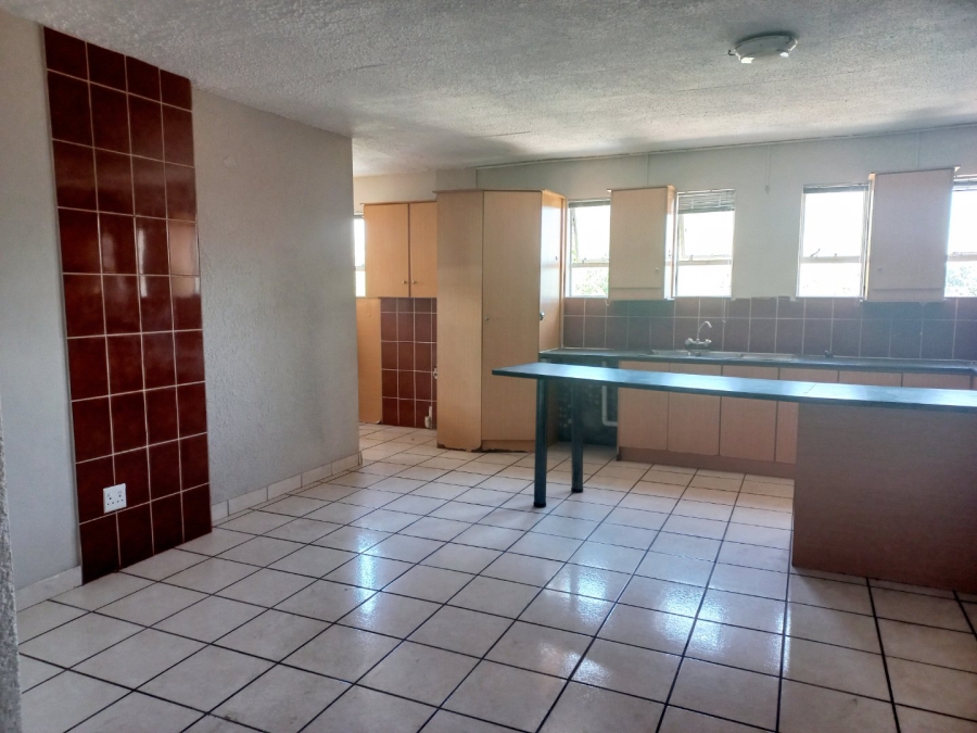 To Let 2 Bedroom Property for Rent in Waverley Gauteng