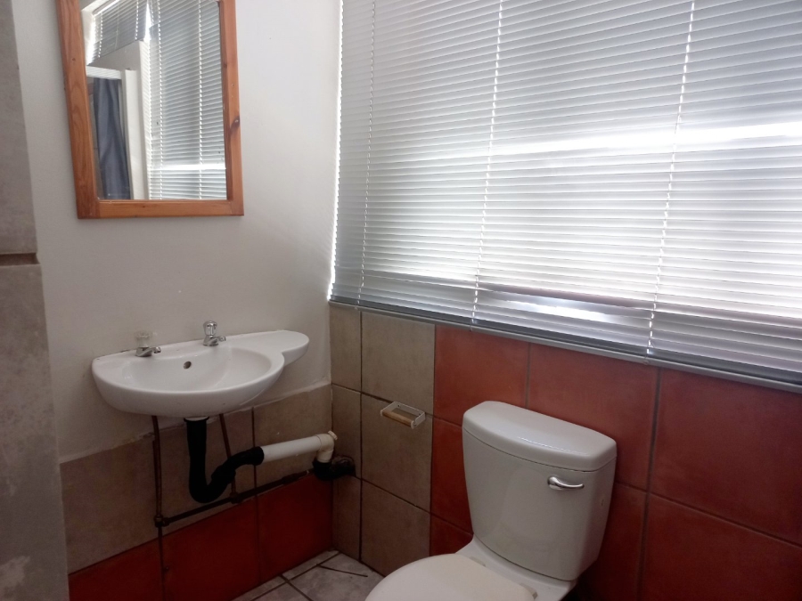 To Let 2 Bedroom Property for Rent in Waverley Gauteng