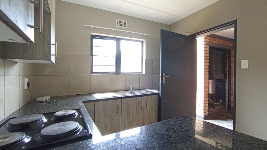 2 Bedroom Property for Sale in La Montagne Gauteng