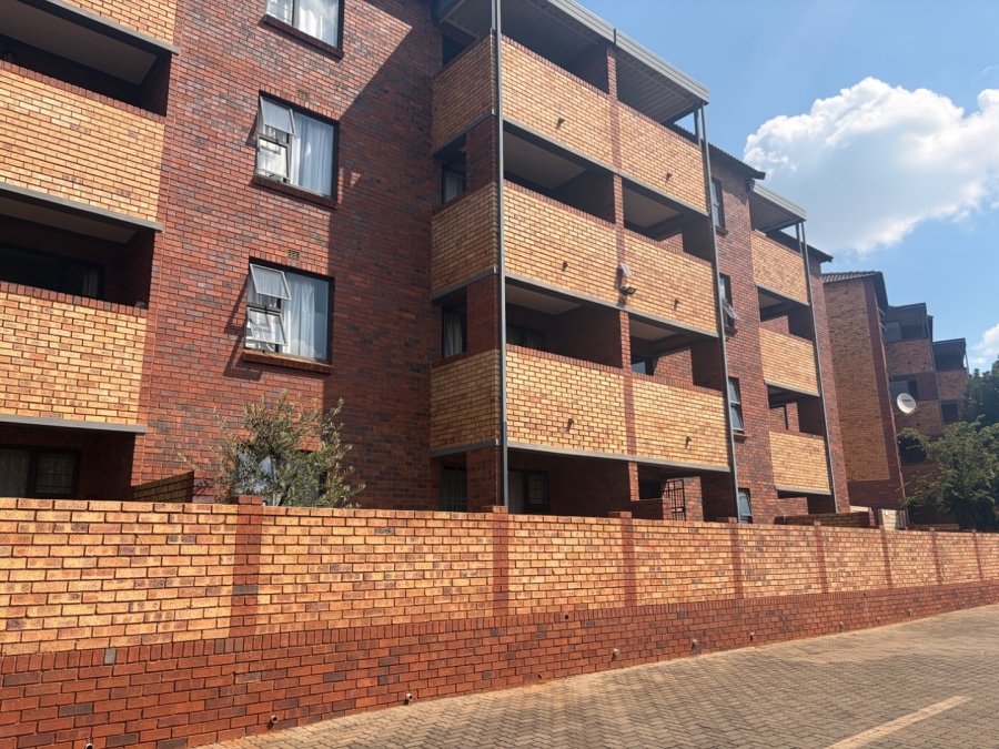 2 Bedroom Property for Sale in La Montagne Gauteng