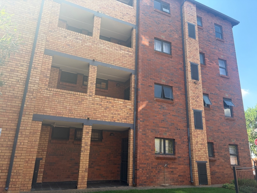 2 Bedroom Property for Sale in La Montagne Gauteng