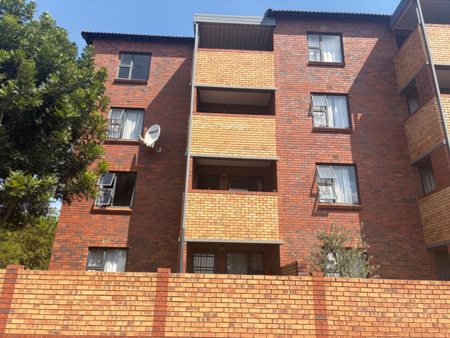 2 Bedroom Property for Sale in La Montagne Gauteng