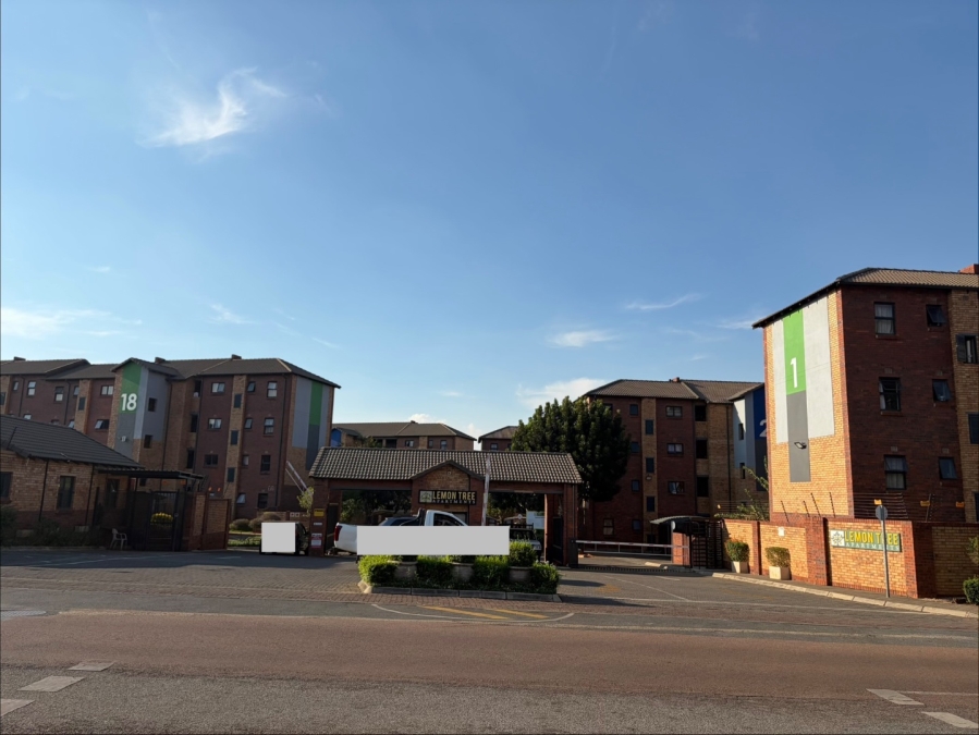 2 Bedroom Property for Sale in La Montagne Gauteng