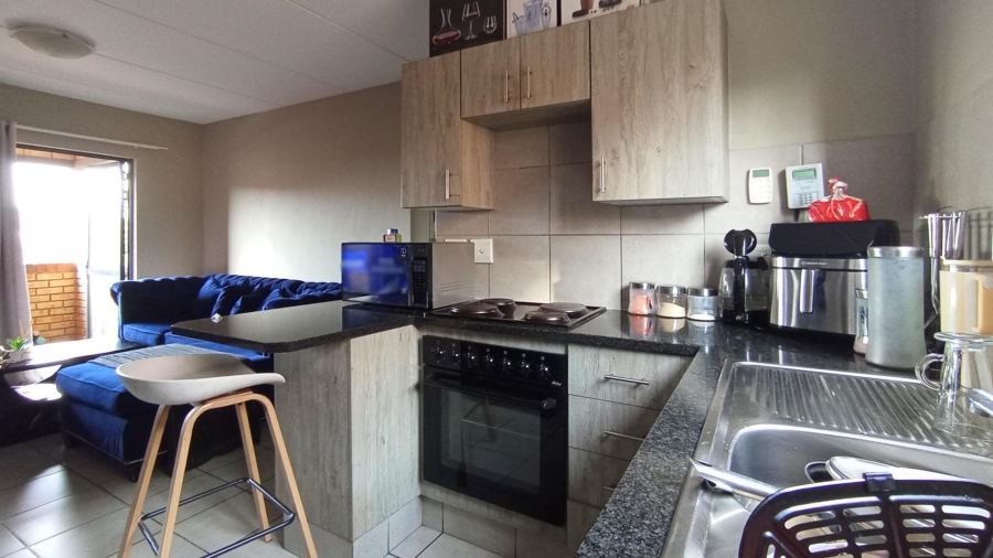 2 Bedroom Property for Sale in La Montagne Gauteng