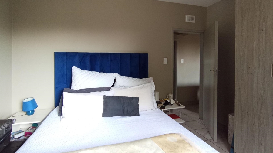 2 Bedroom Property for Sale in La Montagne Gauteng