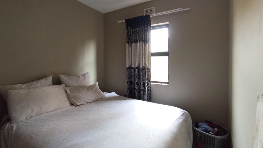 2 Bedroom Property for Sale in La Montagne Gauteng