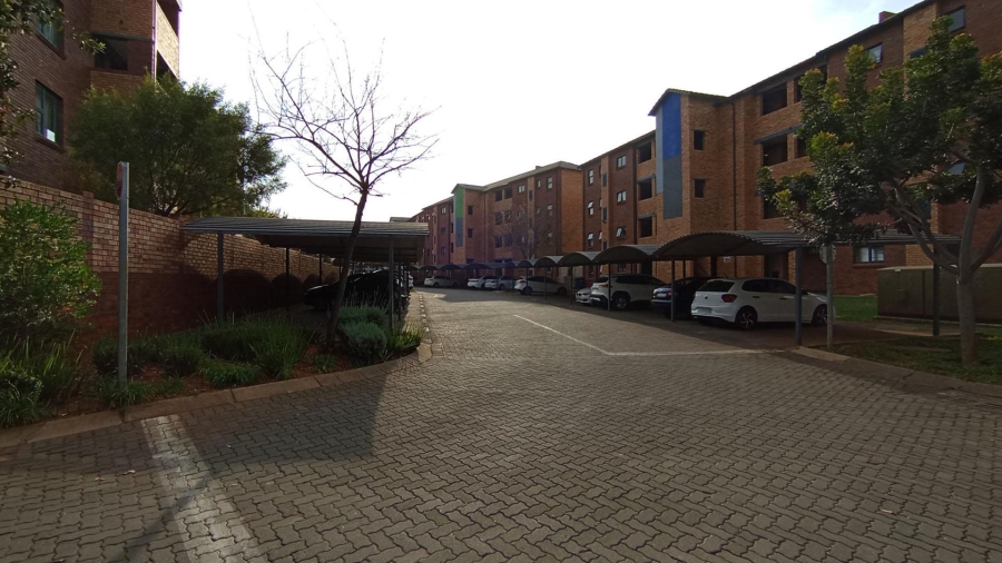 2 Bedroom Property for Sale in La Montagne Gauteng