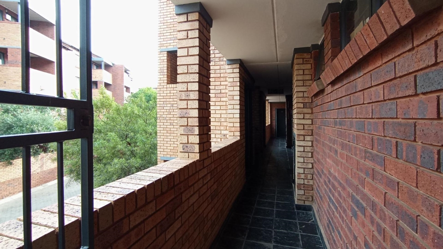2 Bedroom Property for Sale in La Montagne Gauteng