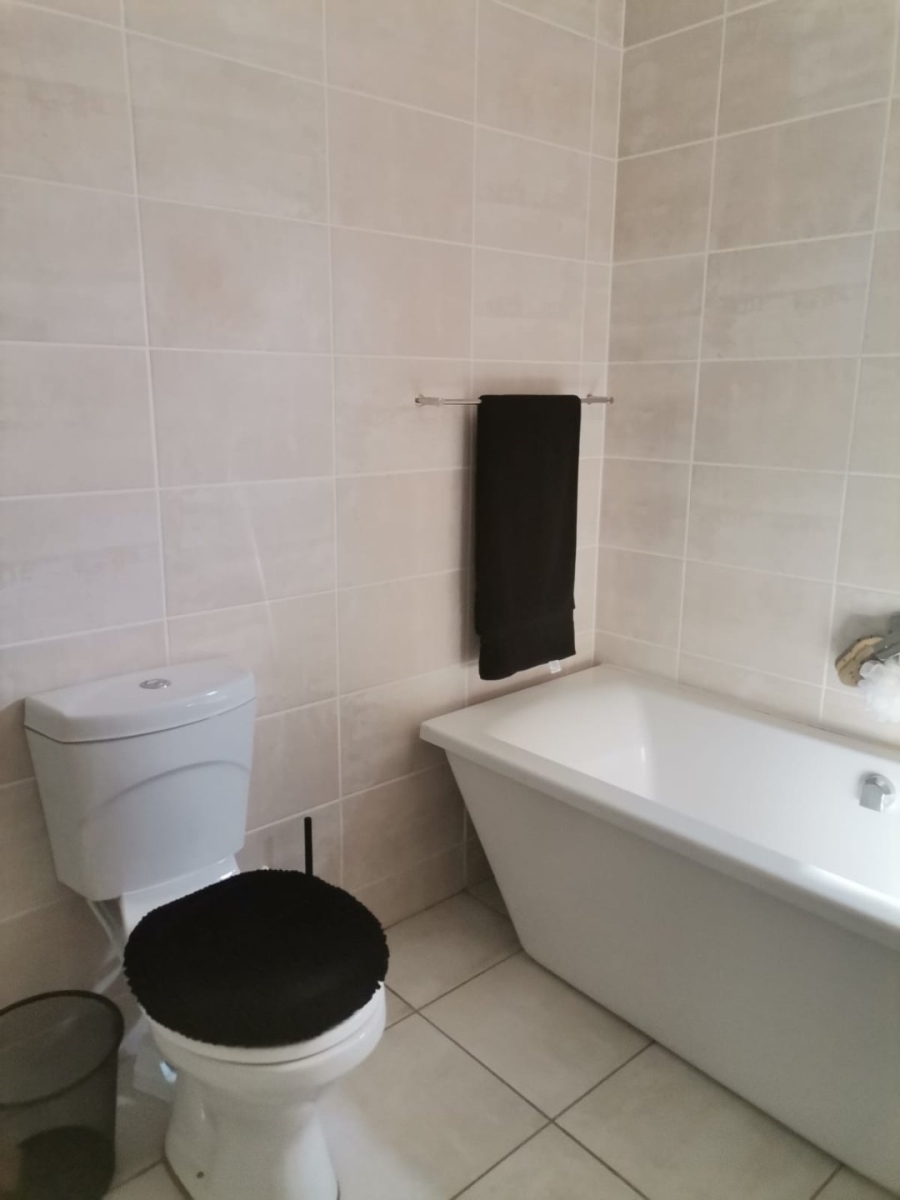 1 Bedroom Property for Sale in Zwartkoppies Gauteng