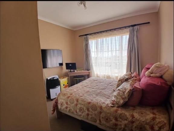 To Let 2 Bedroom Property for Rent in North Riding AH Gauteng