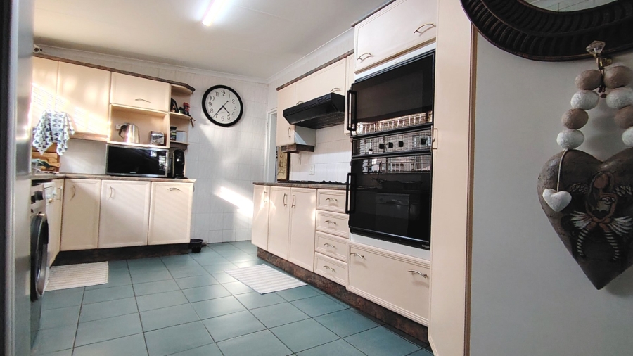 3 Bedroom Property for Sale in Rothdene Gauteng