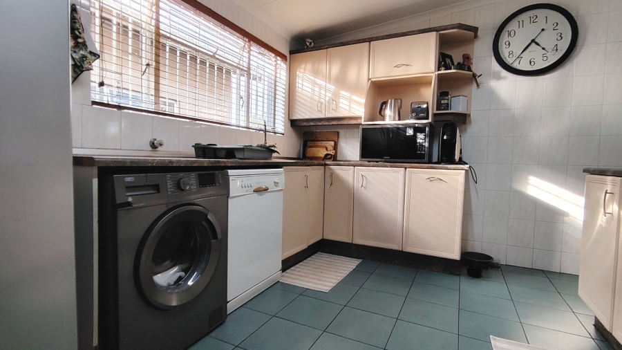 3 Bedroom Property for Sale in Rothdene Gauteng