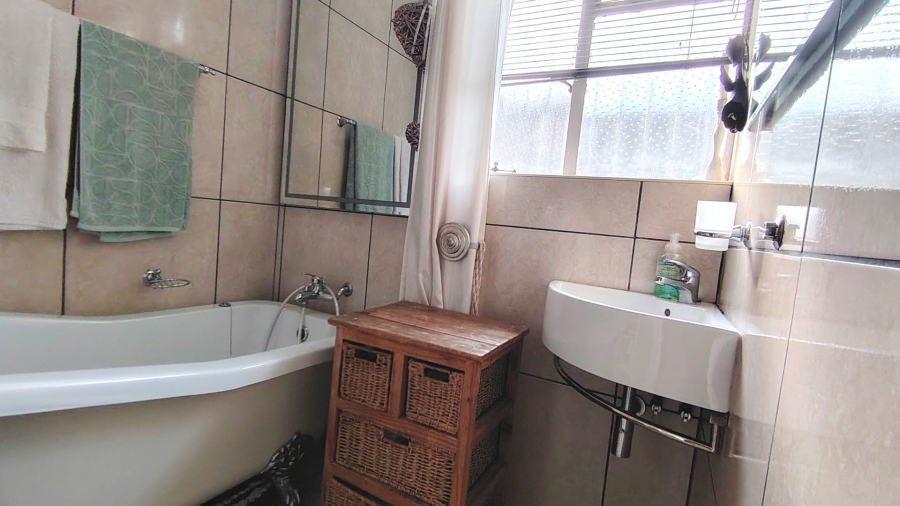 3 Bedroom Property for Sale in Rothdene Gauteng