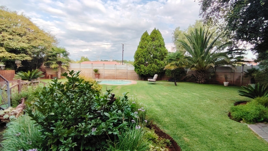 3 Bedroom Property for Sale in Rothdene Gauteng