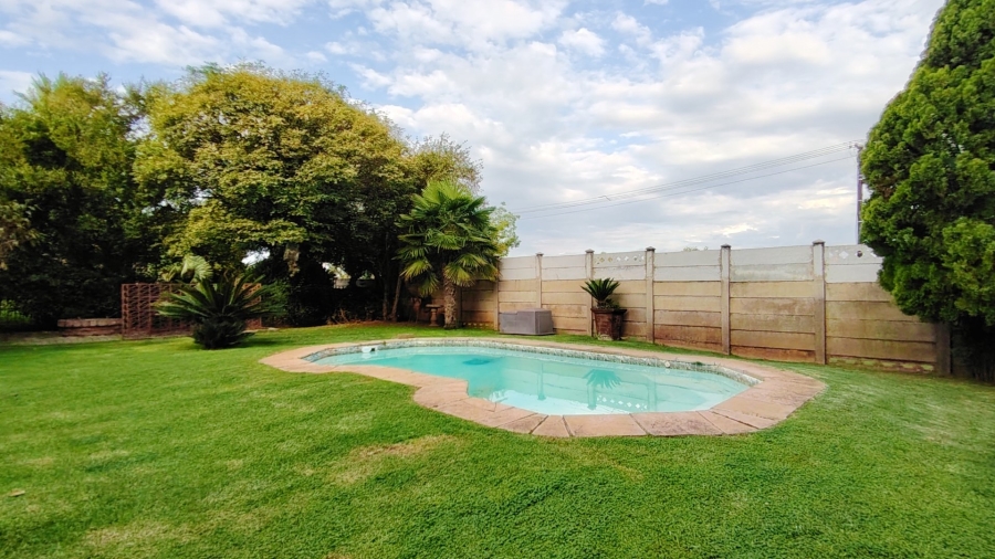 3 Bedroom Property for Sale in Rothdene Gauteng