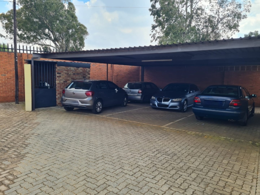 To Let 3 Bedroom Property for Rent in Lenasia Ext 13 Gauteng