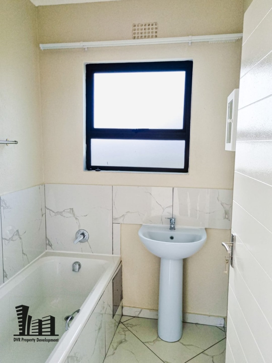 2 Bedroom Property for Sale in Windmill Park Gauteng