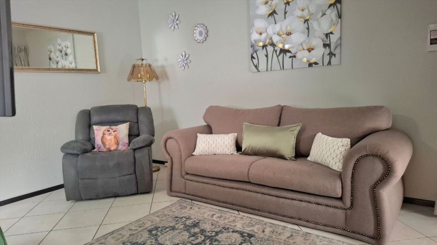 2 Bedroom Property for Sale in Goedeburg Gauteng