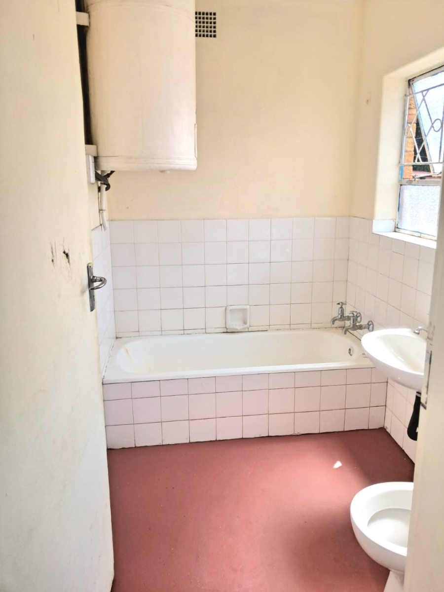  Bedroom Property for Sale in Dawnview Gauteng