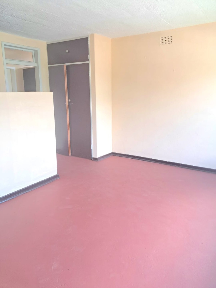  Bedroom Property for Sale in Dawnview Gauteng