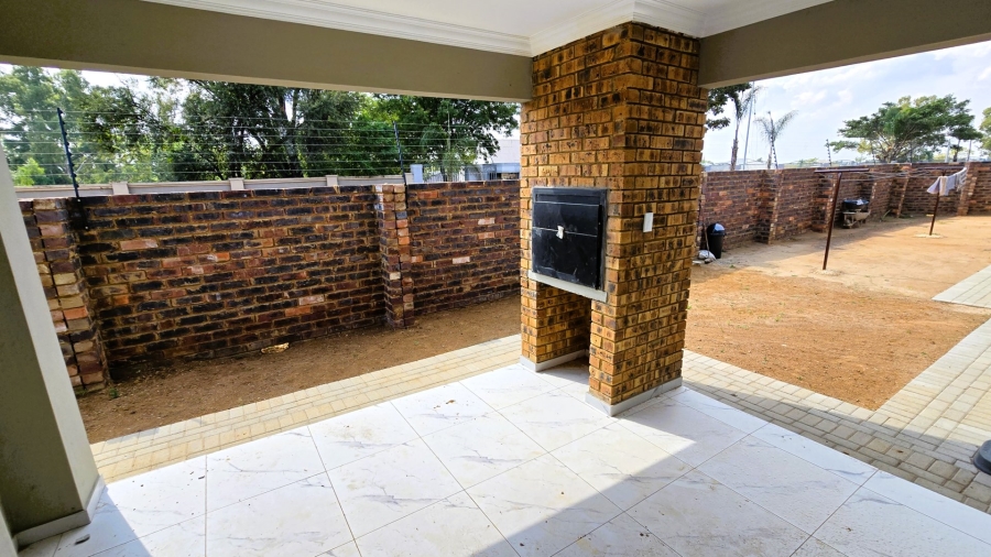 3 Bedroom Property for Sale in Heatherview Gauteng