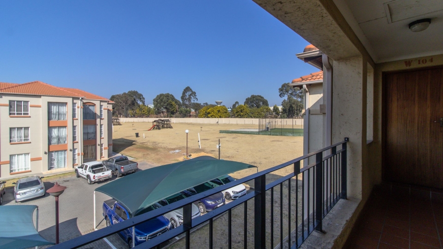 2 Bedroom Property for Sale in Ormonde View Gauteng