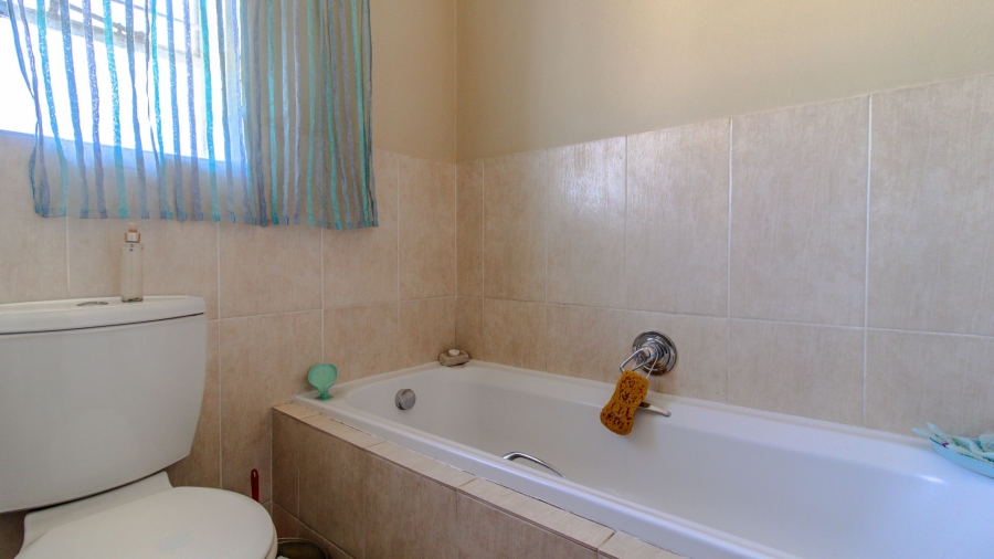 2 Bedroom Property for Sale in Ormonde View Gauteng