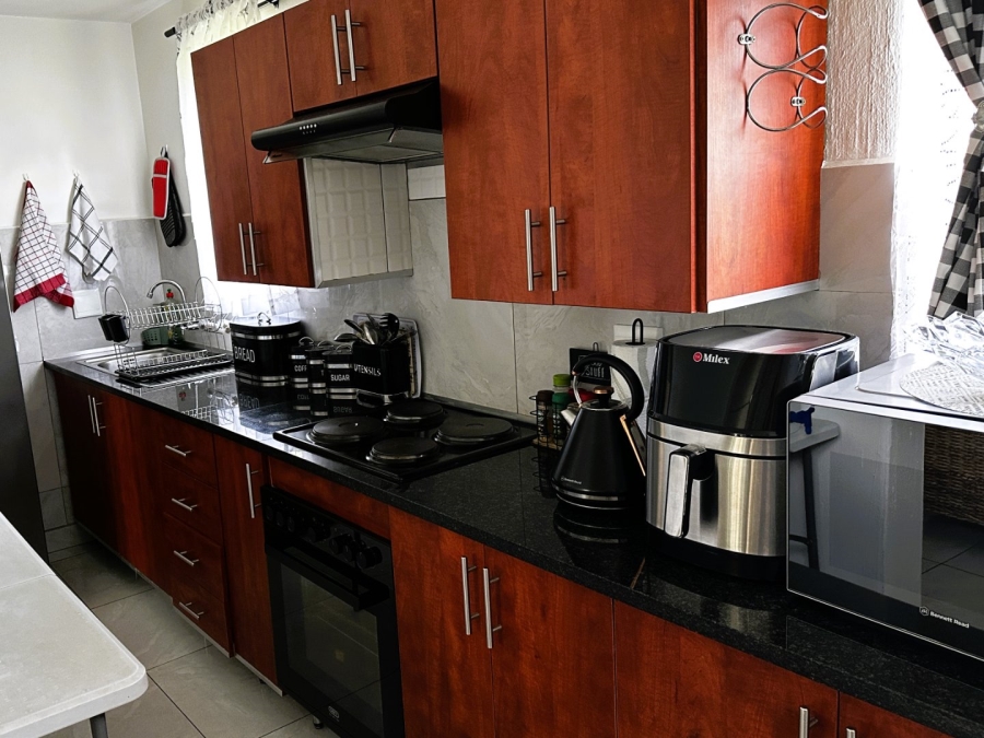 To Let 2 Bedroom Property for Rent in Sundowner Gauteng