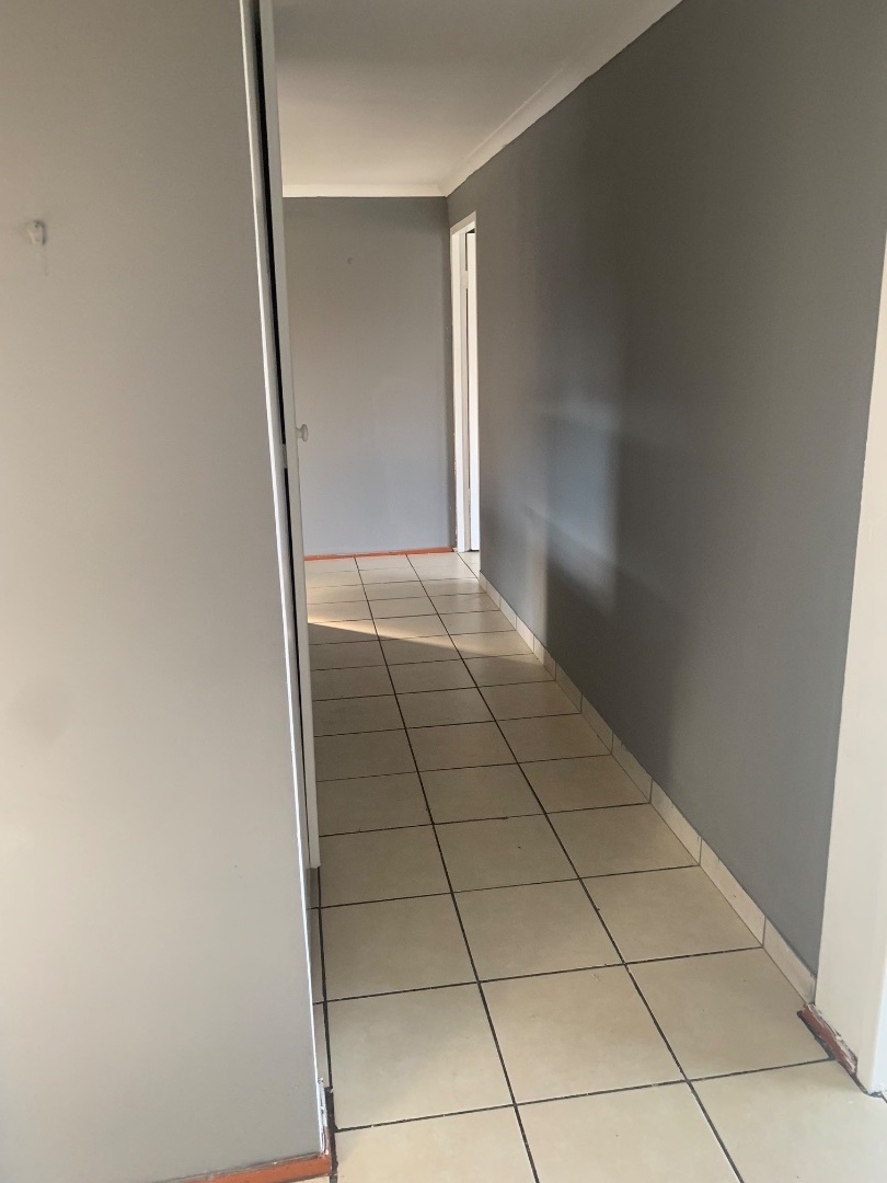 2 Bedroom Property for Sale in Mondeor Gauteng