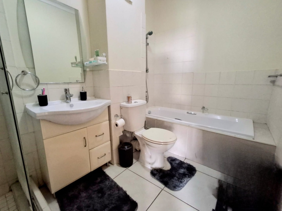 1 Bedroom Property for Sale in Hurlyvale Gauteng