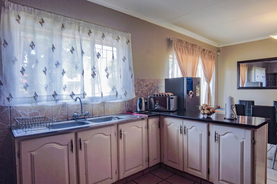 4 Bedroom Property for Sale in The Orchards Gauteng